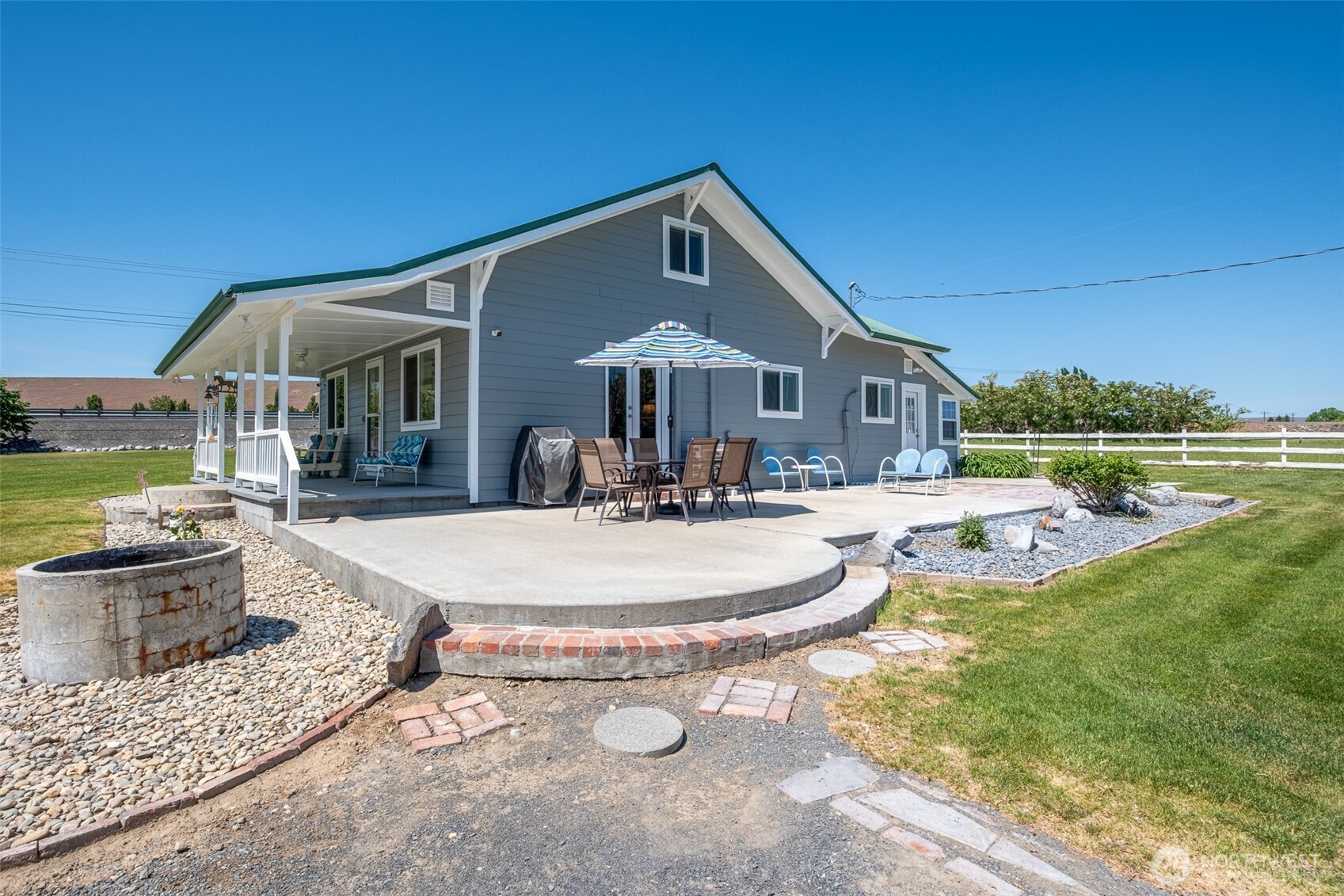18253 Rd B Northwest Soap Lake, WA 98851 - Photo 4 of 39