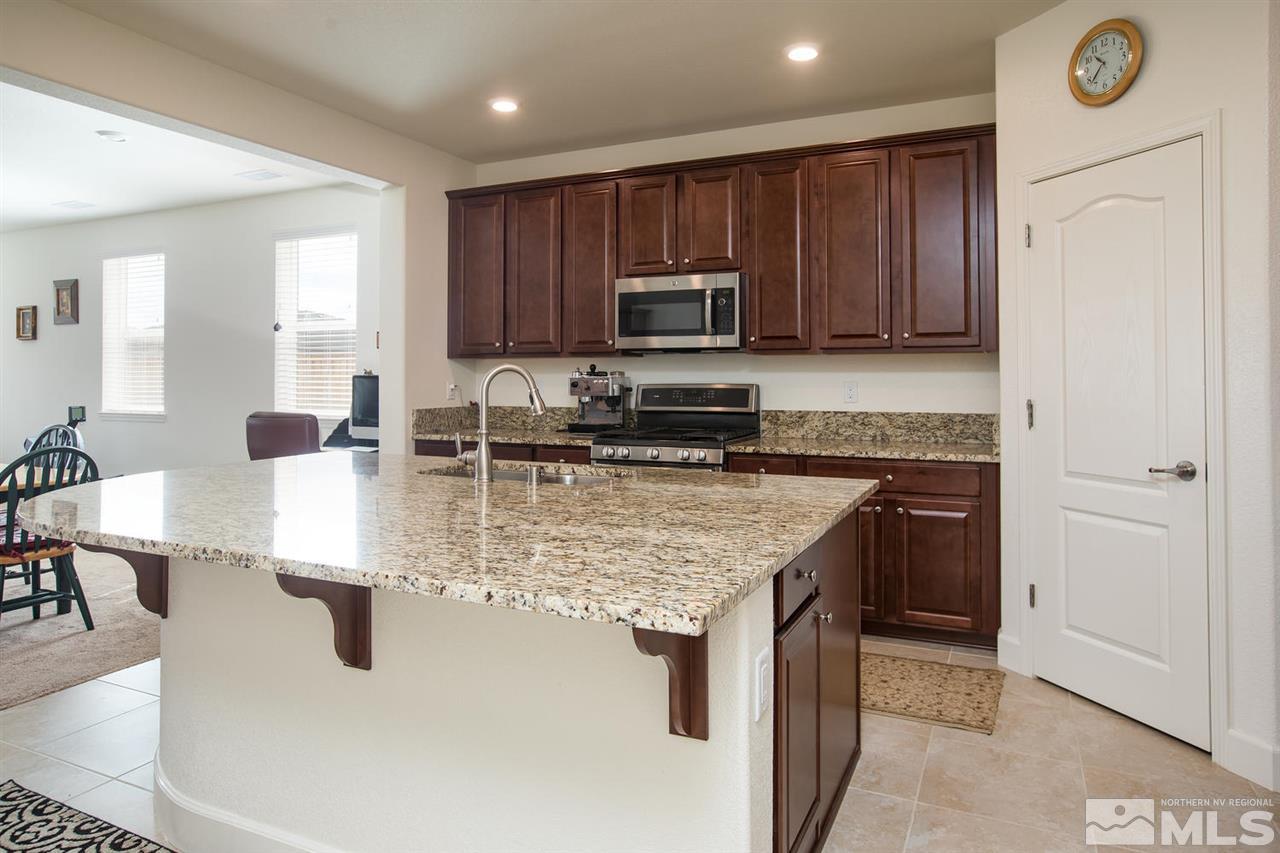 7264 Rutherford Drive Reno, NV 89506 - Photo 4 of 25 Photo 4