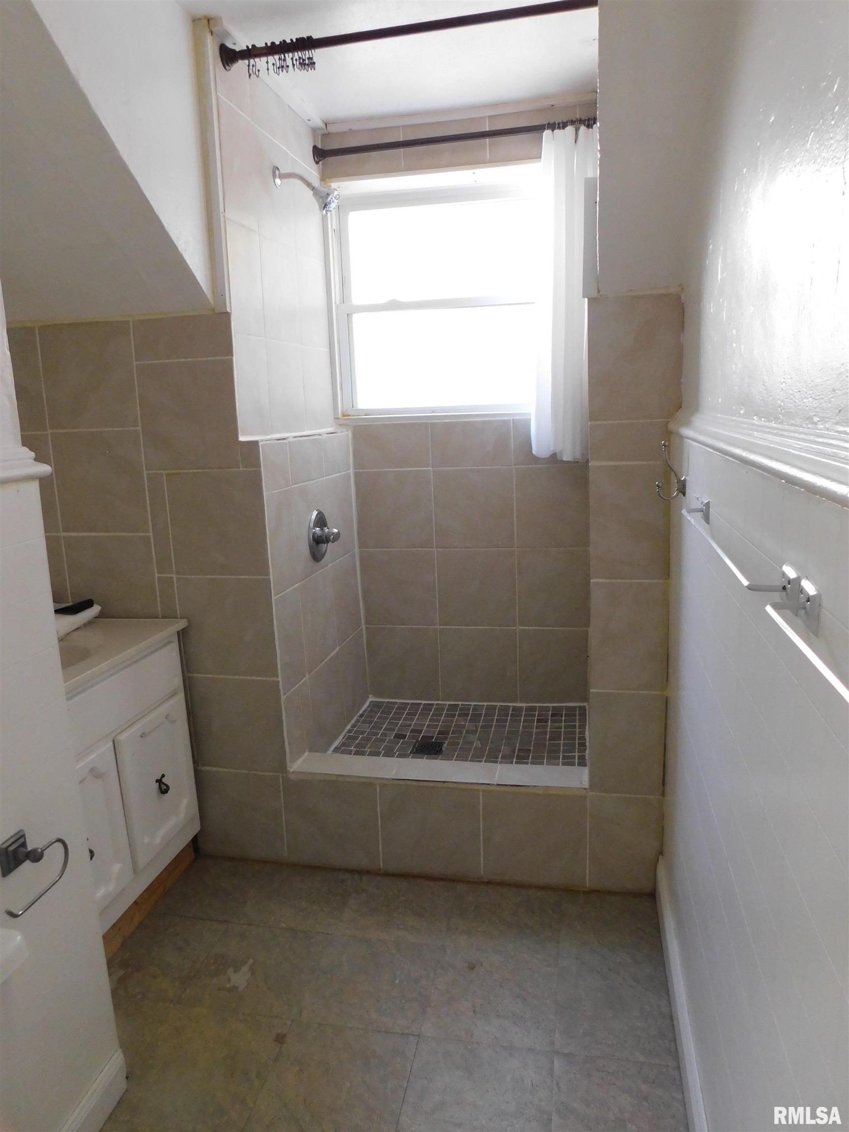 1624 9th Avenue Moline, IL 61265 - Photo 26 of 32