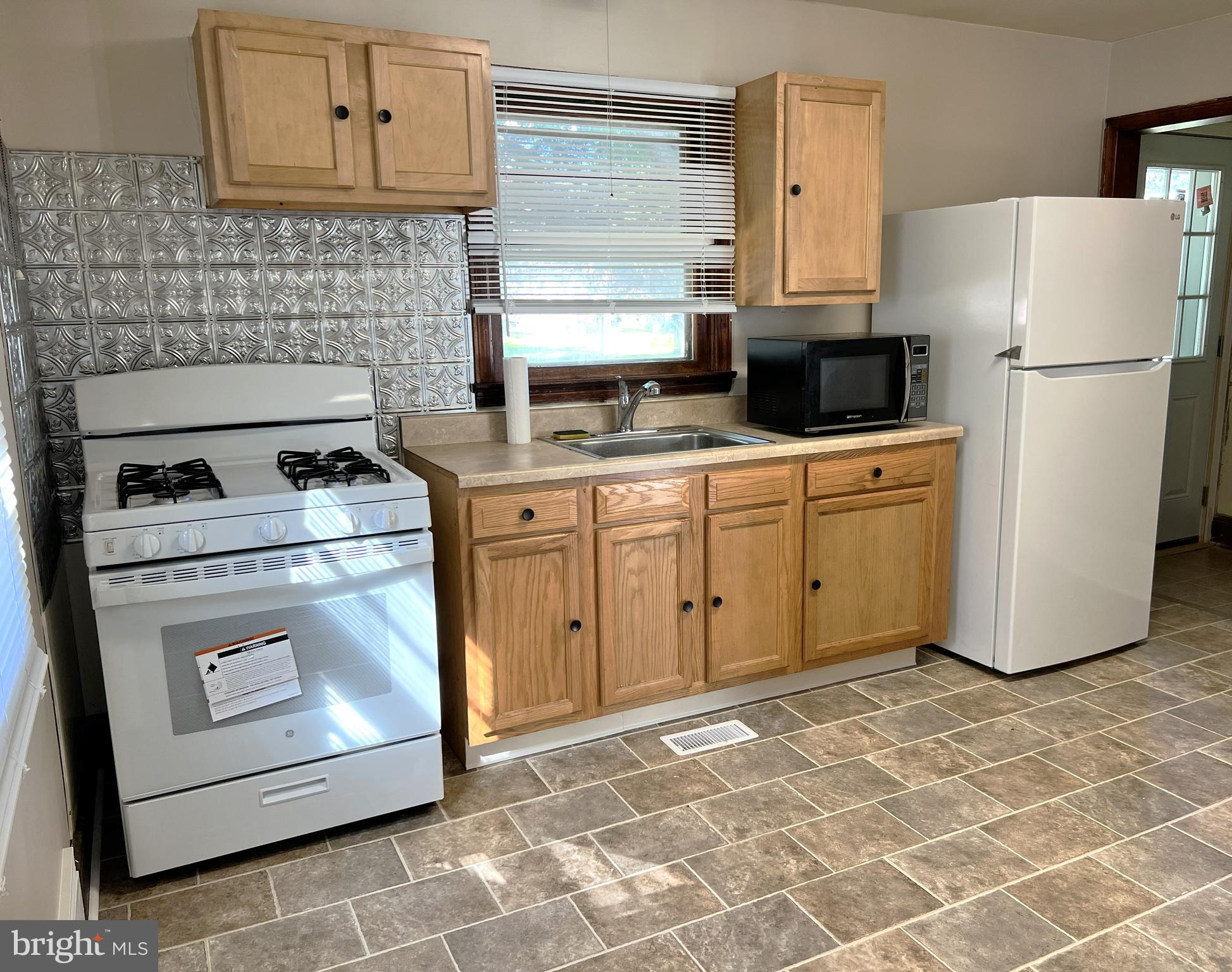 745 South Halsey Road Dover, DE 19901 - Photo 5 of 13 Kitchen