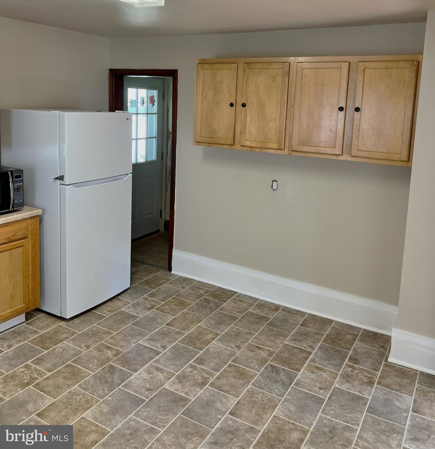 745 South Halsey Road Dover, DE 19901 - Photo 6 of 13 Kitchen