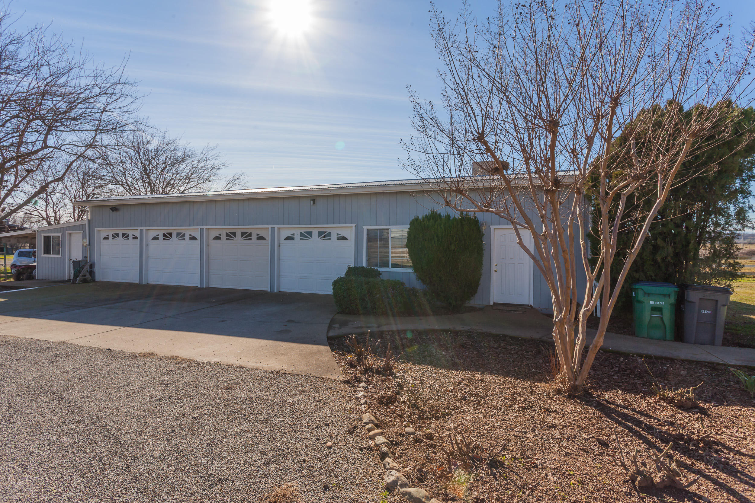 21877 Kimberly Road Anderson, CA 96007 - Photo 18 of 21 Garage