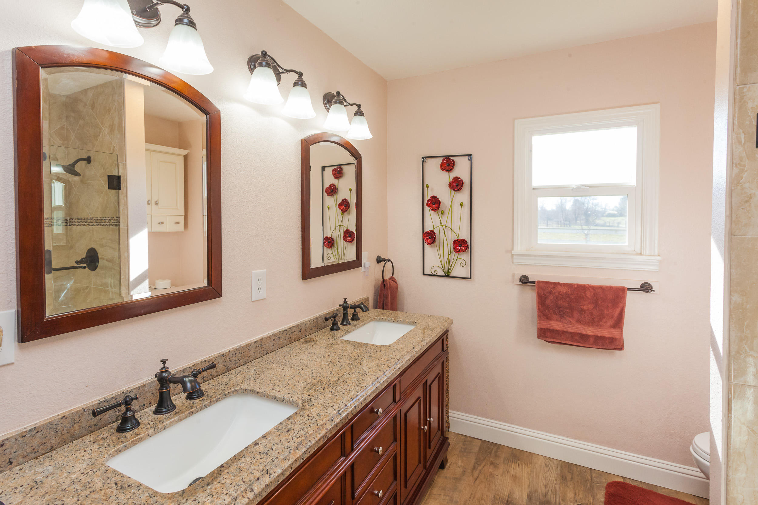 21877 Kimberly Road Anderson, CA 96007 - Photo 8 of 21 Bathroom