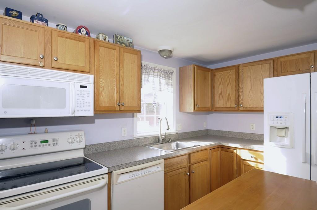 33 Swifts Beach Road Wareham, MA 02571 - Photo 4 of 40 Gallery Image 4