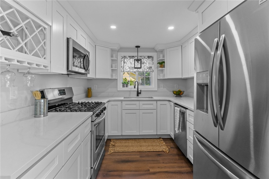 55 Overlea Road North Smithfield, RI 02896 - Photo 10 of 39