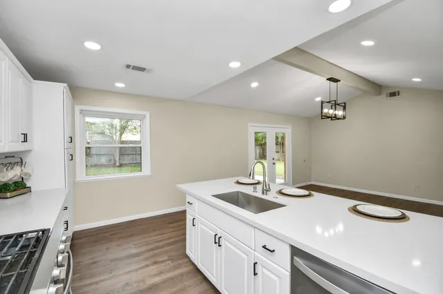 $249,995 | 531 Edgebrook Drive, Houston, TX 77034