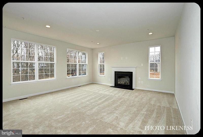 6188 Hanover Road Hanover, MD 21076 - Photo 9 of 28 Family Room