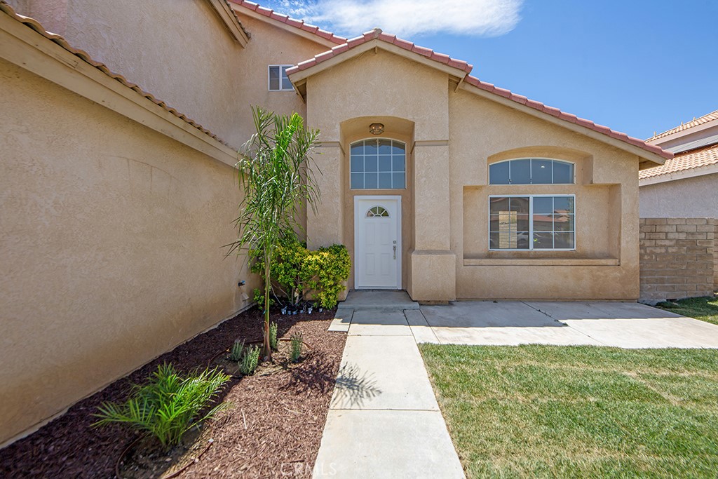 3208 Shale Road Palmdale, CA 93550 - Photo 4 of 56