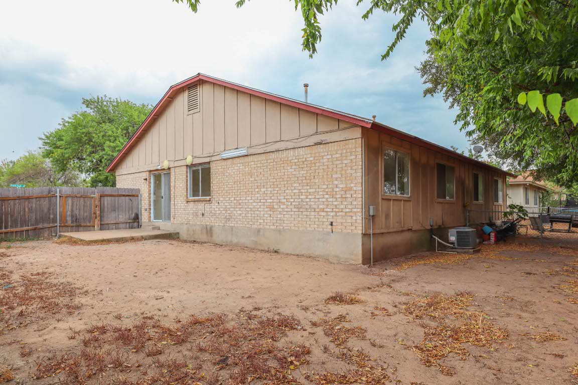 1915 Prairie Knoll Court, Unit B Austin, TX 78758 - Photo 15 of 15 a view of backyard of house