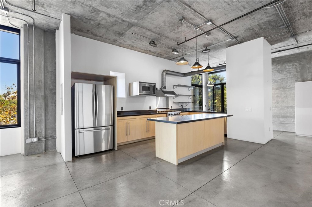 835 Locust Avenue, Unit 322 Long Beach, CA 90813 - Photo 18 of 42