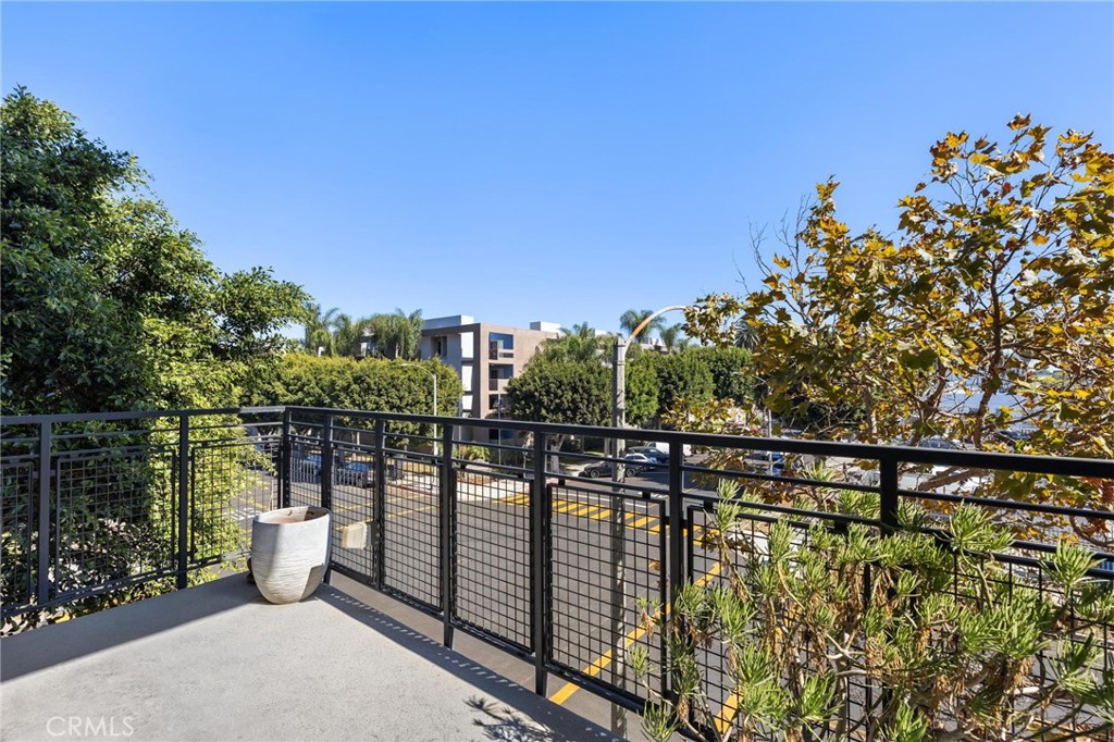 835 Locust Avenue, Unit 322 Long Beach, CA 90813 - Photo 29 of 42