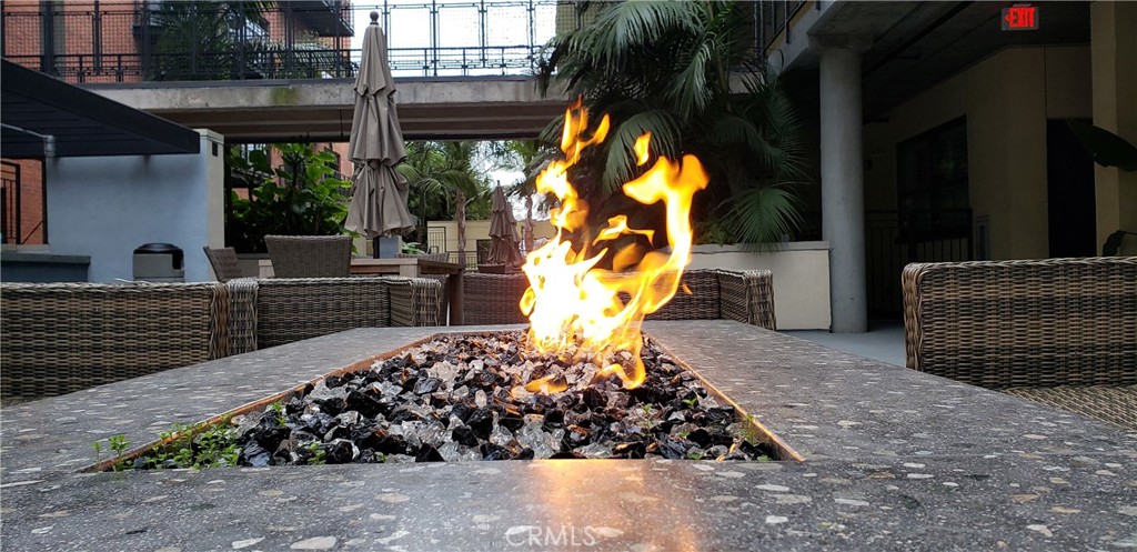 835 Locust Avenue, Unit 322 Long Beach, CA 90813 - Photo 35 of 42 a view of outdoor space and porch