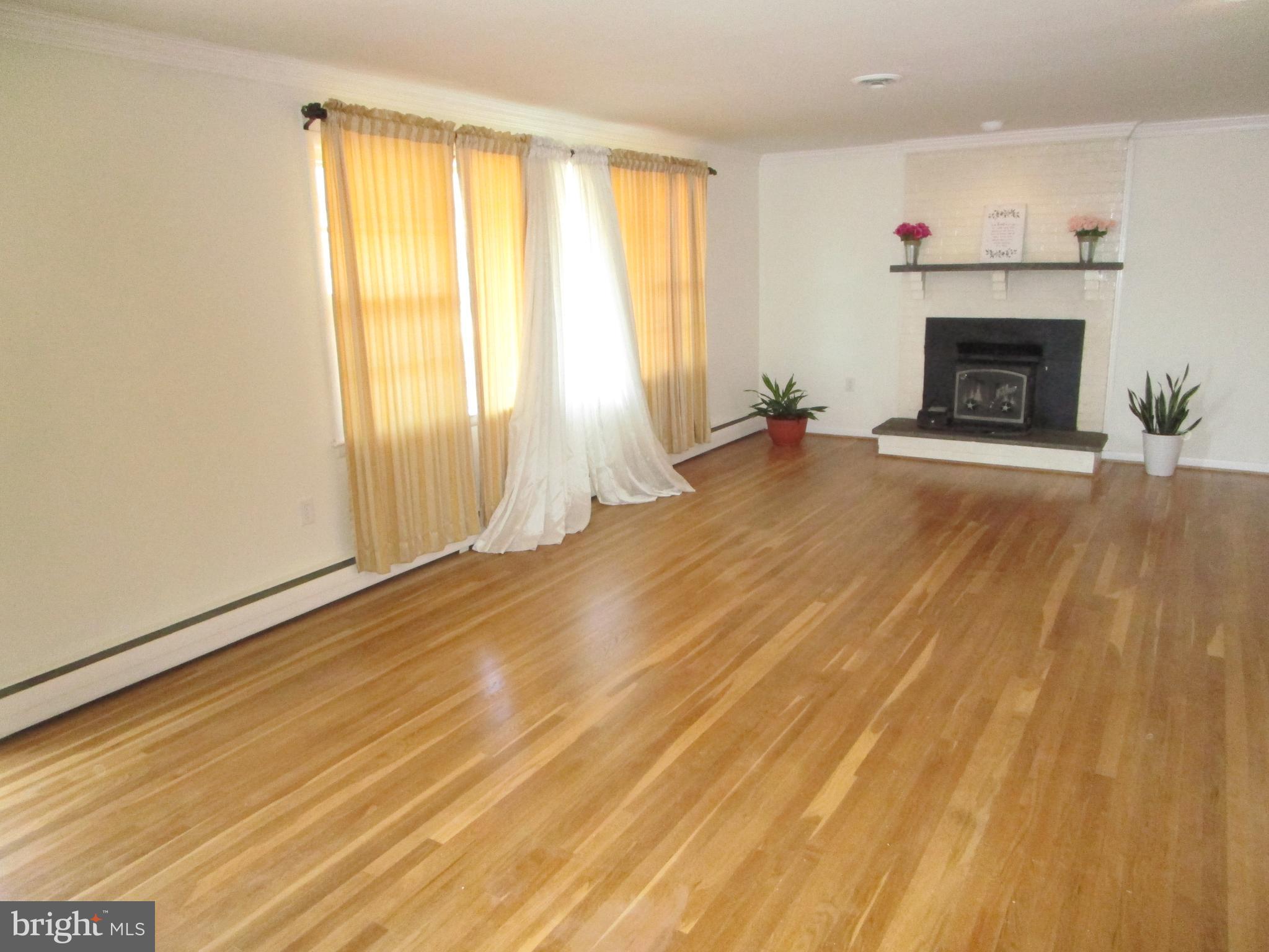 2130 Briggs Chaney Road Silver Spring, MD 20905 - Photo 7 of 28