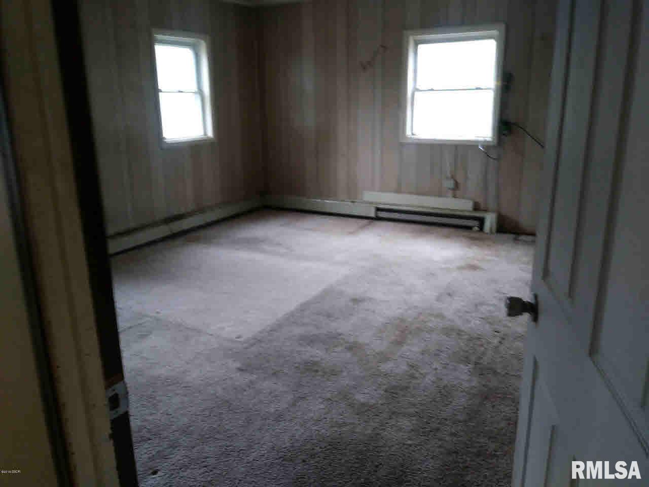 1015 Cody Road Centralia, IL 62801 - Photo 3 of 9