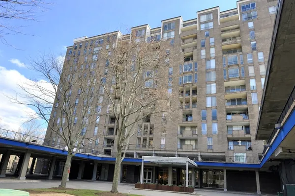 $3,150 | 77 Pond Avenue, Unit 312, Brookline, MA 02445