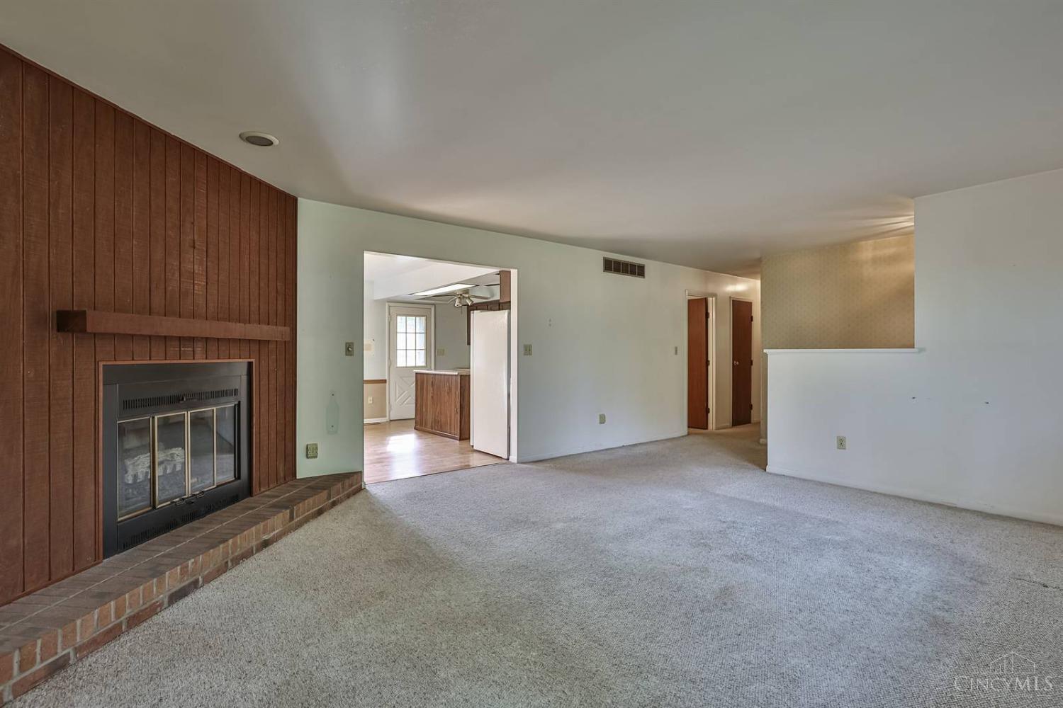 8386 Wuest Road Cincinnati, OH 45247 - Photo 7 of 36 Gallery Image 7
