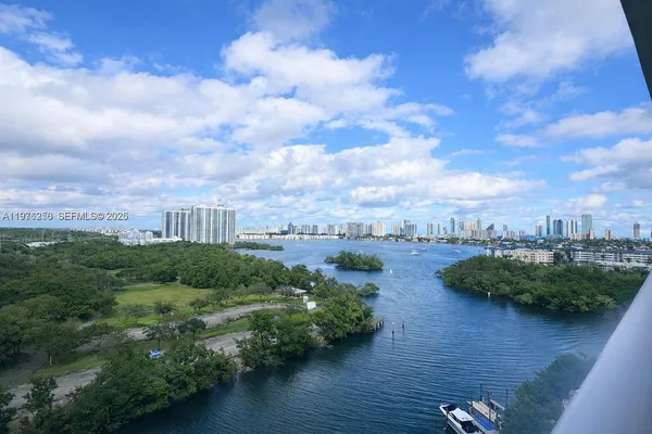 a view of a green field with lots of green space