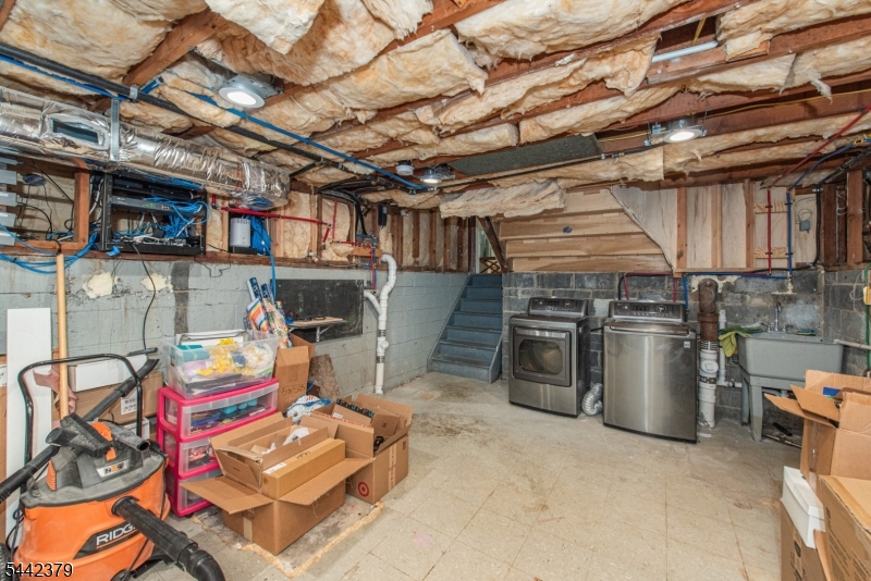57 Coventry Road Wayne, NJ 07470 - Photo 31 of 35