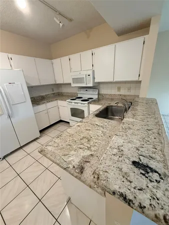$2,400 | 12060 Northwest 11th Street, Unit 12060, Pembroke Pines, FL 33026