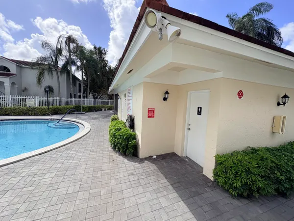 $2,400 | 12060 Northwest 11th Street, Unit 12060, Pembroke Pines, FL 33026