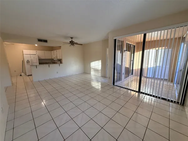$2,400 | 12060 Northwest 11th Street, Unit 12060, Pembroke Pines, FL 33026