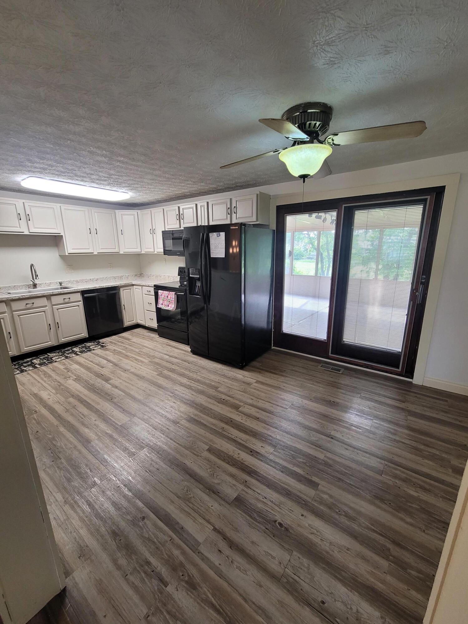 3915 Rio Grande Avenue Groveport, OH 43125 - Photo 5 of 23 20230527_170508