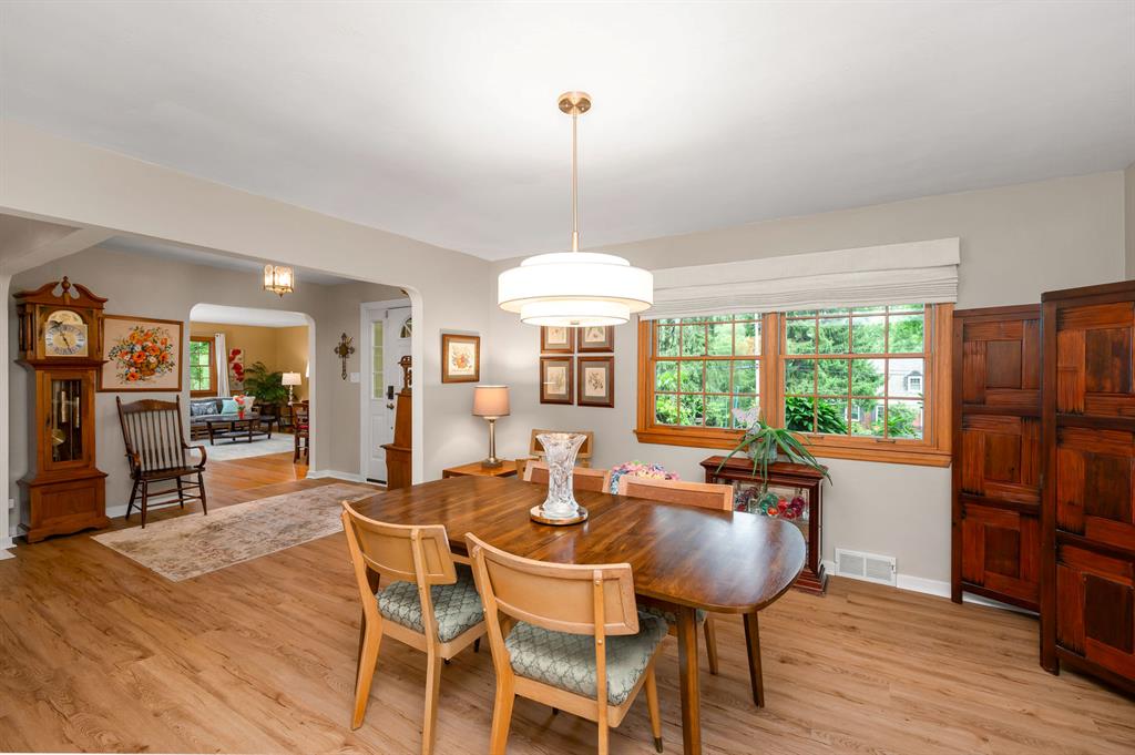 2316 Clearvue Road Pittsburgh, PA 15237 - Photo 6 of 37 Gallery Image 6