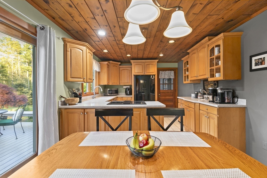 224 Snipatuit Road Rochester, MA 02770 - Photo 32 of 42