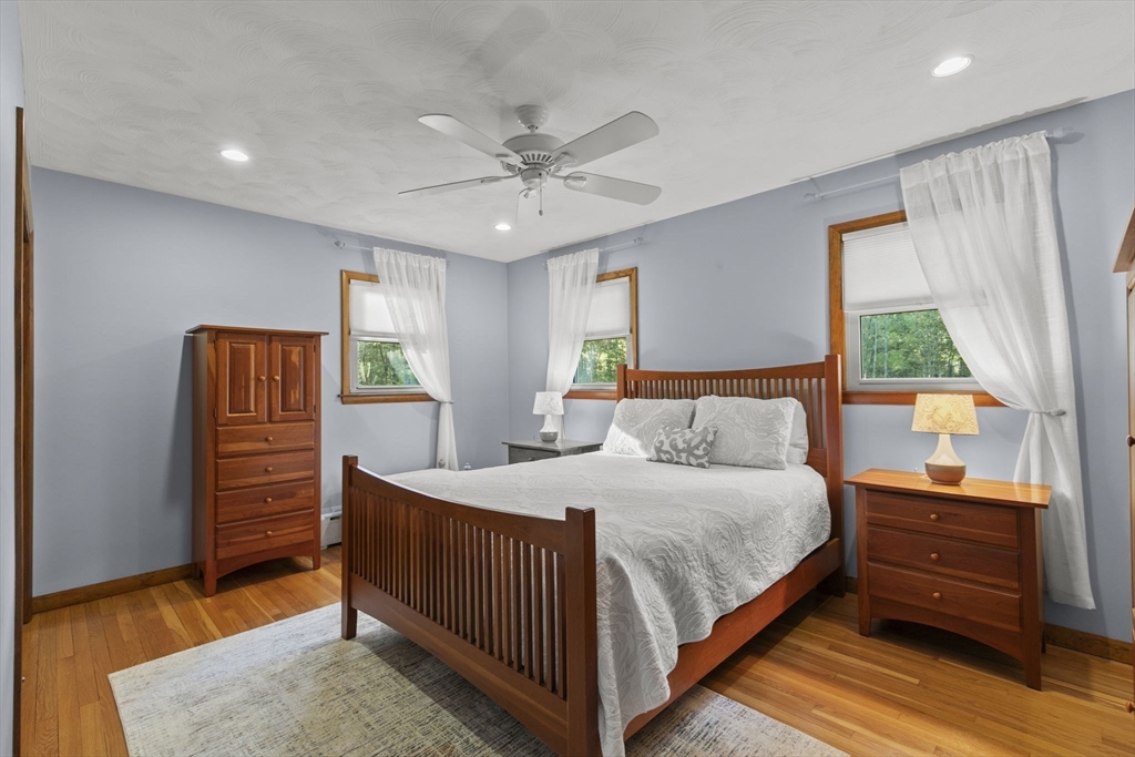 224 Snipatuit Road Rochester, MA 02770 - Photo 8 of 42 a bedroom with a bed and a window