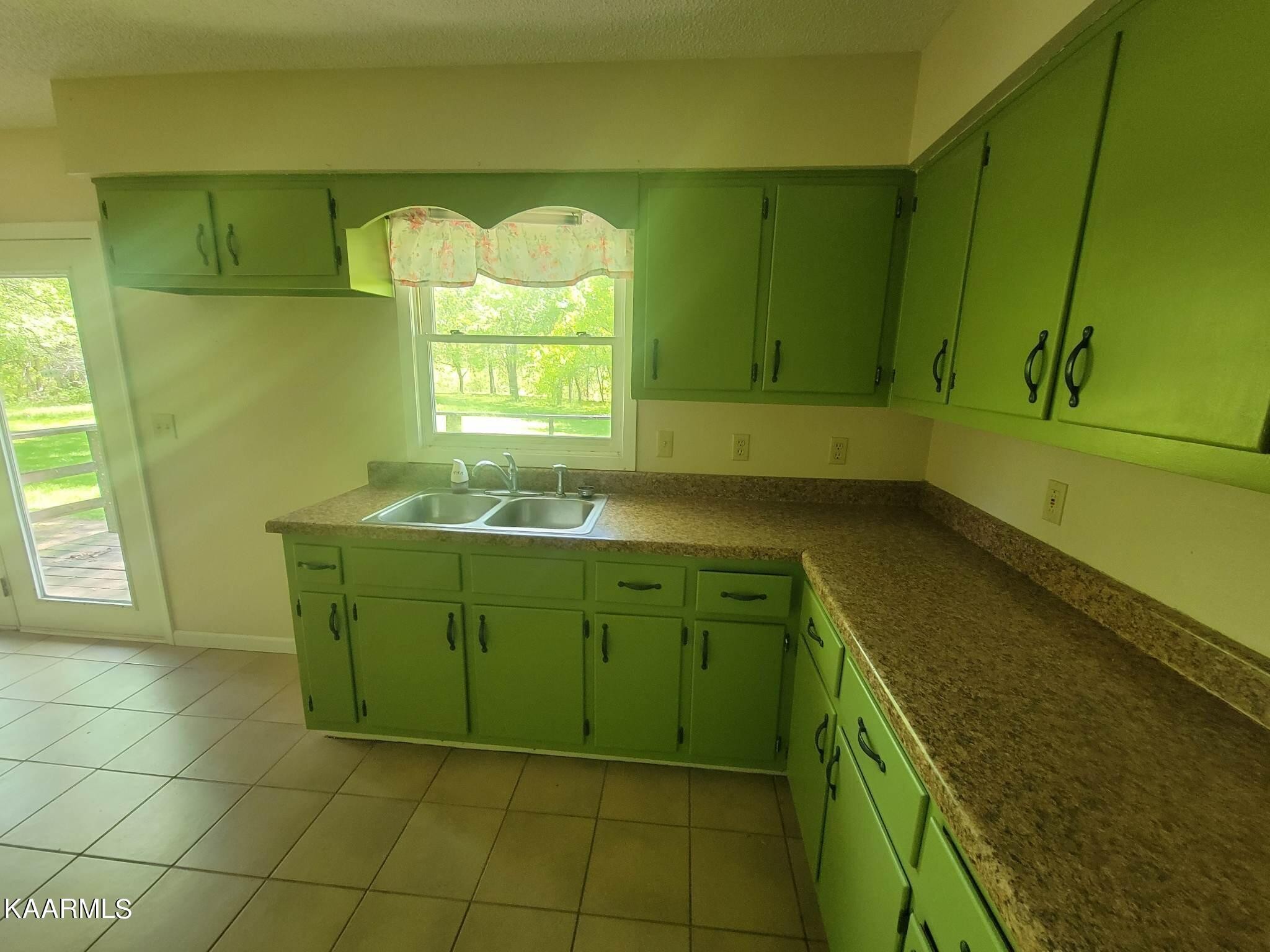 1054 Franklin Loop Clarkrange, TN 38553 - Photo 10 of 35 a bathroom with a sink and a mirror