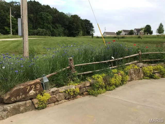 $177,000 | 729 Clear Creek Lane, Perryville, MO 63775