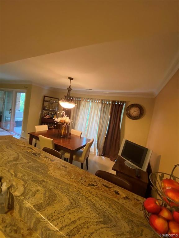 1625 Huntington Park, Unit 39 Rochester Hills, MI 48309 - Photo 7 of 21