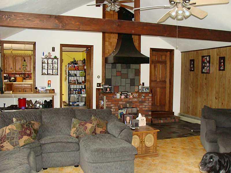 76 East Oxford Road South Paris, ME 04281 - Photo 18 of 24 Den/Family/Great Room.