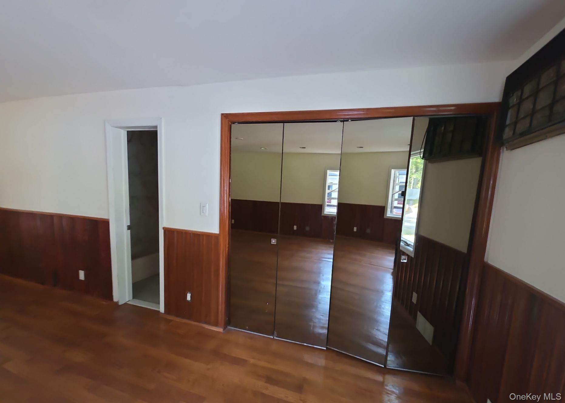 549 Woodbury Road Cold Spring Harbor, NY 11724 - Photo 4 of 29 Gallery Image 4