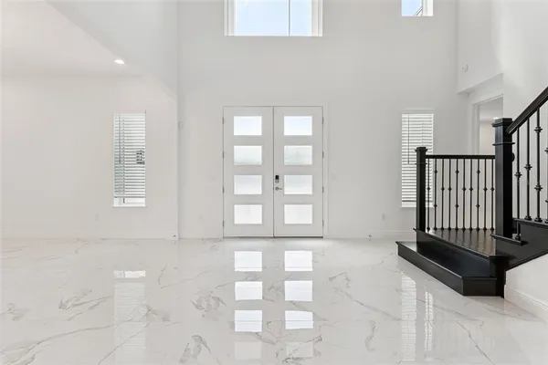 a view of entryway and hall