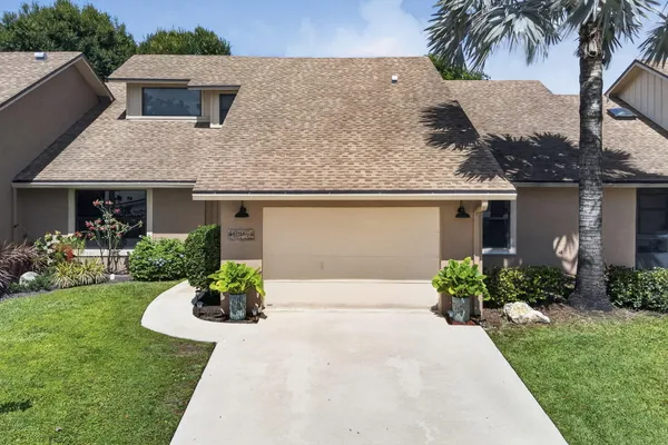 $3,800 | 11894 Donlin Drive, Unit 11894, Wellington, FL 33414