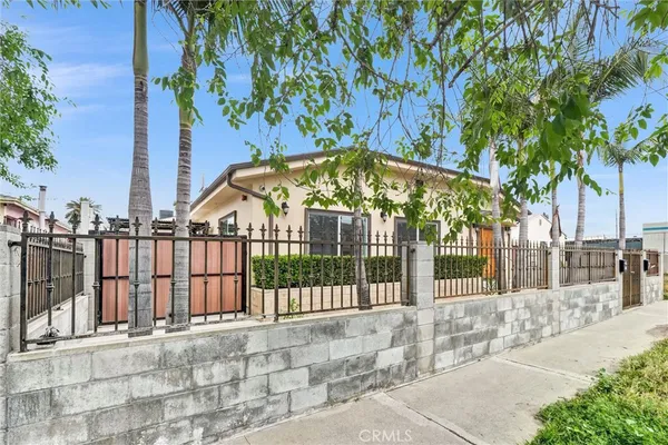 $3,850 | 6711 North Clybourn Avenue, North Hollywood, CA 91606