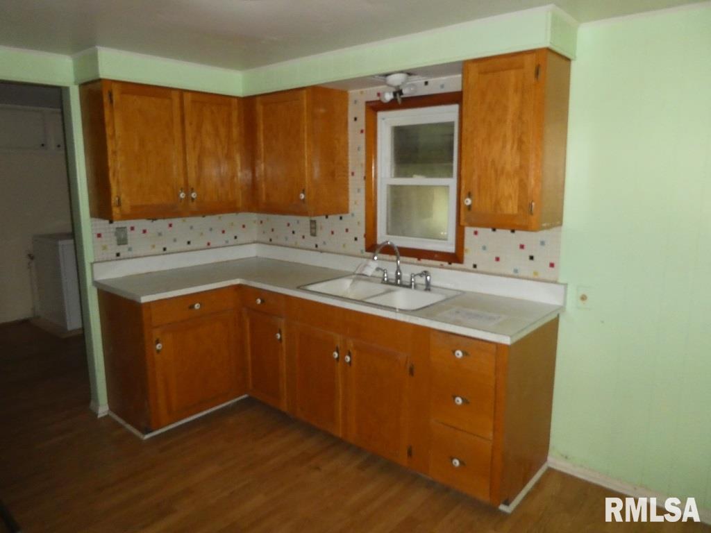 1001 Rutledge Street Pawnee, IL 62558 - Photo 8 of 19