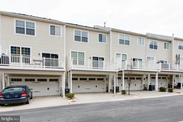 $3,200 | 7926 Silver Oak Road, Hanover, MD 21076