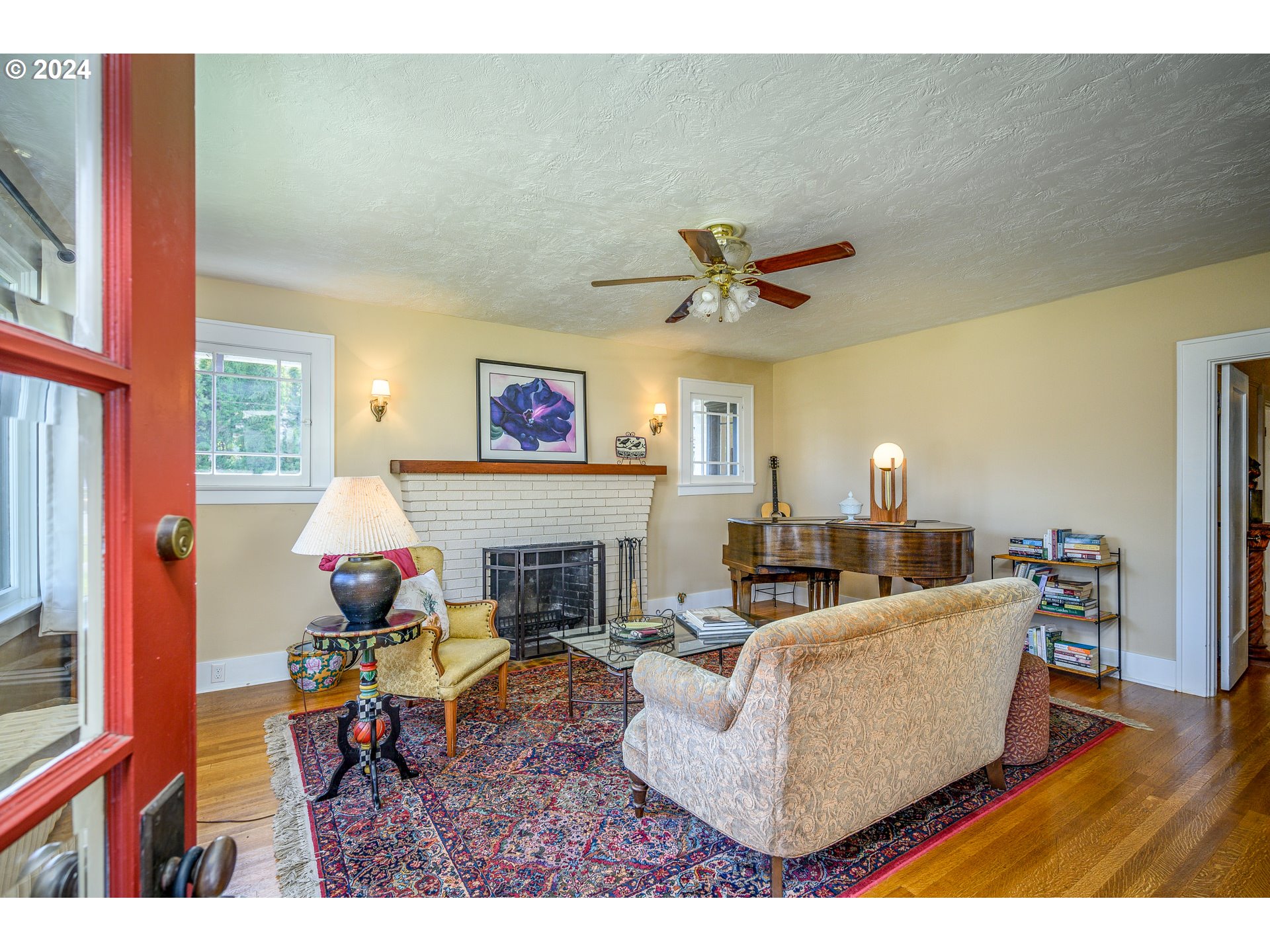 287 Southwest Court Street Dallas, OR 97338 - Photo 5 of 42 Gallery Image 5