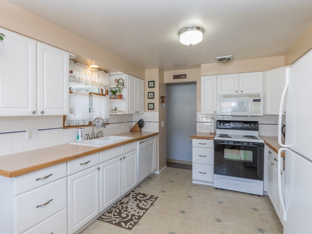 1614 South Virginia Road Spokane Valley, WA 99216 - Photo 11 of 20