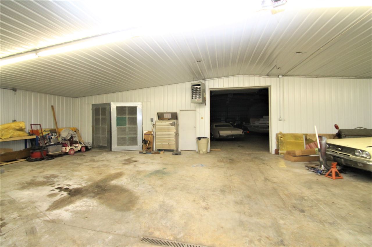 8502 Burr Oak Road Roscoe, IL 61073 - Photo 14 of 14 a view of a big room with gym equipment