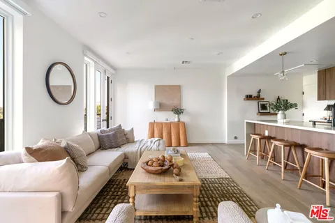 $1,699,000 | 2267 Duane Street, Unit 3, Los Angeles, CA 90039