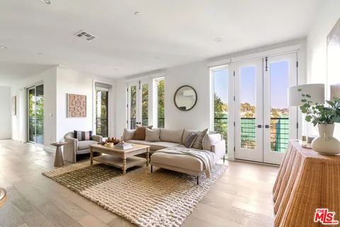 $1,699,000 | 2267 Duane Street, Unit 3, Los Angeles, CA 90039