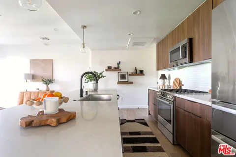 $1,699,000 | 2267 Duane Street, Unit 3, Los Angeles, CA 90039