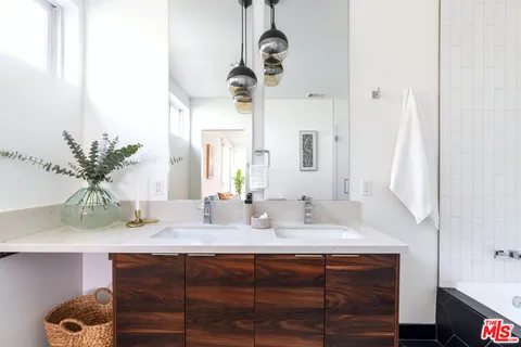 $1,699,000 | 2267 Duane Street, Unit 3, Los Angeles, CA 90039