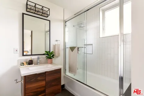 $1,699,000 | 2267 Duane Street, Unit 3, Los Angeles, CA 90039