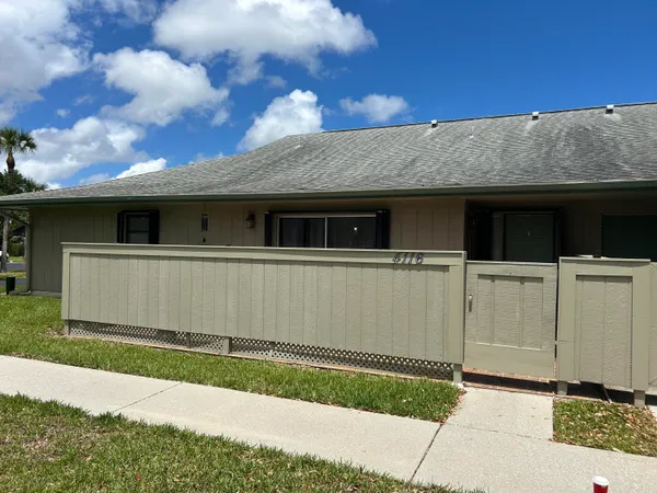 $2,100 | 4116 Northwest Cinnamon Tree Circle, Jensen Beach, FL 34957