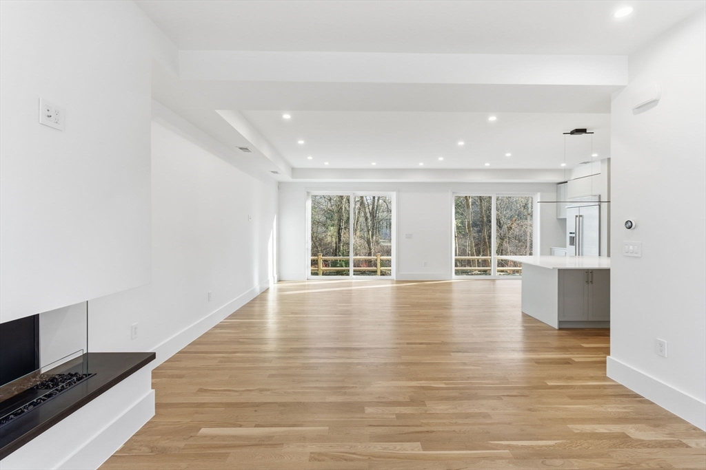 82 Louise Road, Unit 82 Chestnut Hill, MA 02467 - Photo 3 of 33