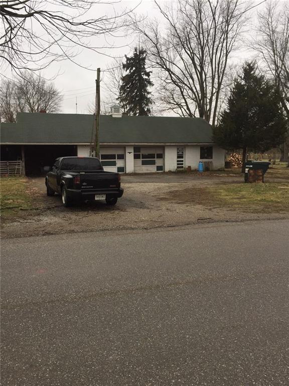 7721 East Blue Ridge Road Shelbyville, IN 46176 - Photo 3 of 23